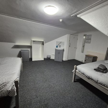 The Queens Hotel Cardenden Bagian luar foto