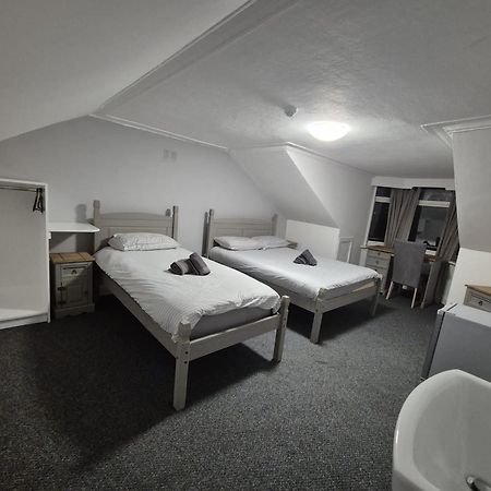 The Queens Hotel Cardenden Bagian luar foto
