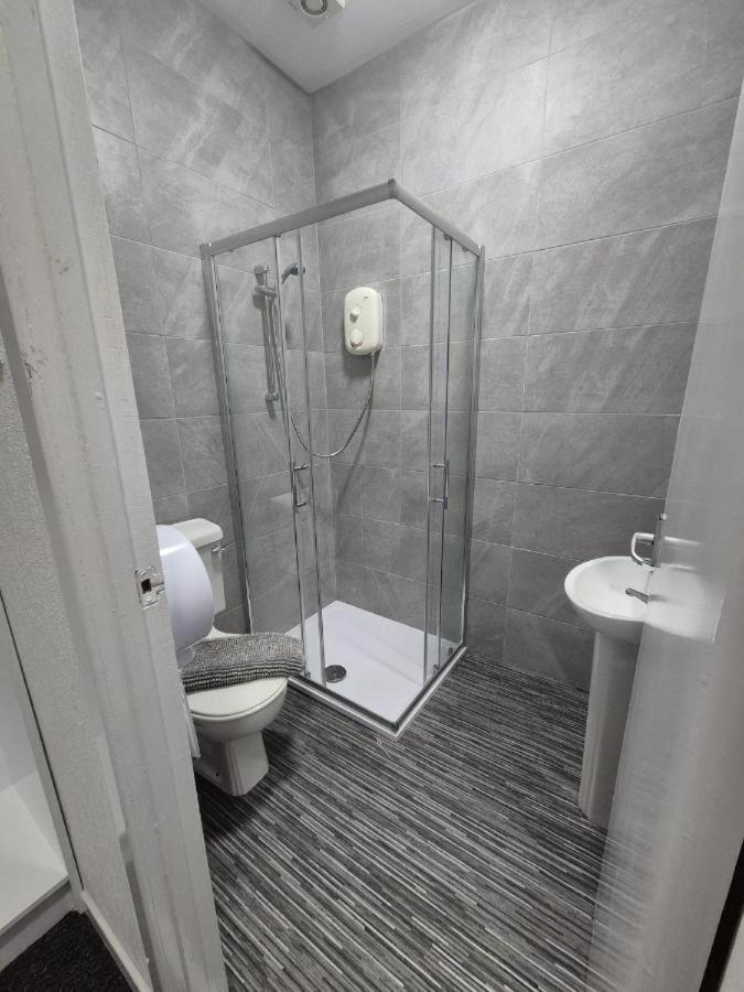 The Queens Hotel Cardenden Bagian luar foto